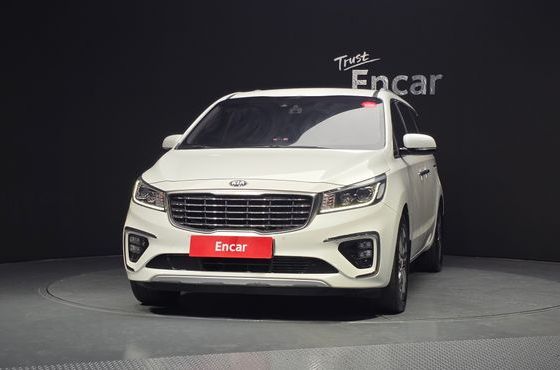 Kia Carnival 7-Seater Limousine VIP — пробег 138 780 км — фото 3 из 5