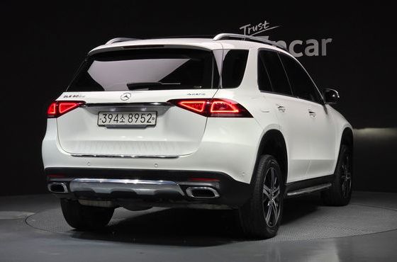 Mercedes-Benz GLE-Class GLE300d 4MATIC — пробег 106 284 км — фото 2 из 5