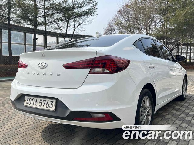 Hyundai AVANTE 1.6 Smart — пробег 130 000 км — фото 4 из 5