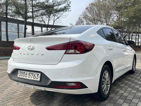 Hyundai AVANTE 1.6 Smart — пробег 130 000 км — фото 4 из 5