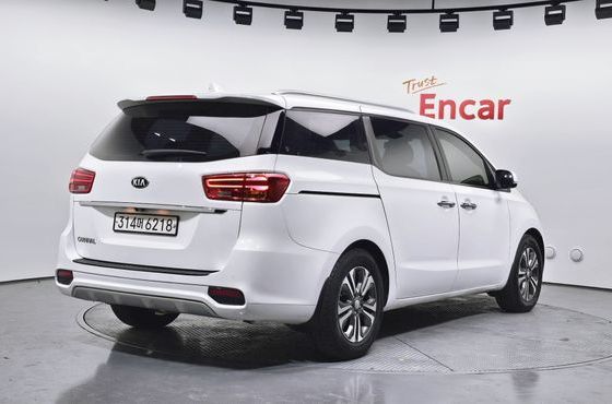 Kia Carnival 9-Seater Luxury — пробег 176 153 км — фото 2 из 5