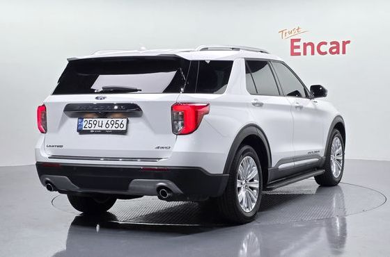 Ford Explorer 2.3 LimIted 4WD — пробег 63 672 км — фото 2 из 5