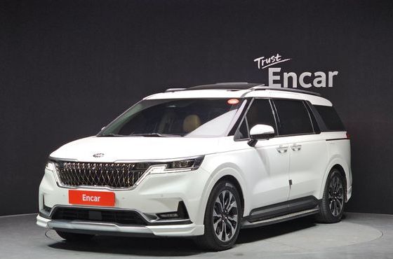 Kia Carnival 9-Seater Signature — пробег 49 697 км — фото 1 из 5