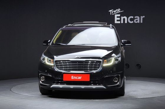 Kia Carnival 7-seater Limousine VIP — пробег 159 792 км — фото 3 из 5