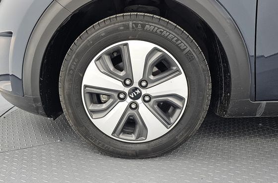 Kia Niro Prestige — пробег 111 907 км — фото 5 из 5