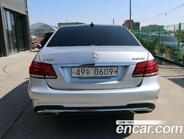 Mercedes-Benz E-Class E350 BlueTec 4MATIC — пробег 131 334 км — фото 4 из 5