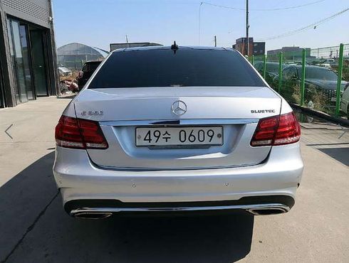 Mercedes-Benz E-Class E350 BlueTec 4MATIC — пробег 131 334 км — фото 4 из 5