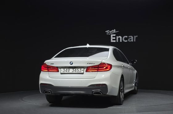 BMW 5-Series 520d xDrive M Sport Package — пробег 90 586 км — фото 4 из 5