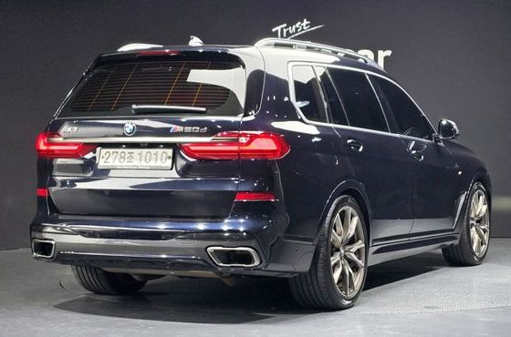 BMW X7 M50d — пробег 72 840 км — фото 2 из 5