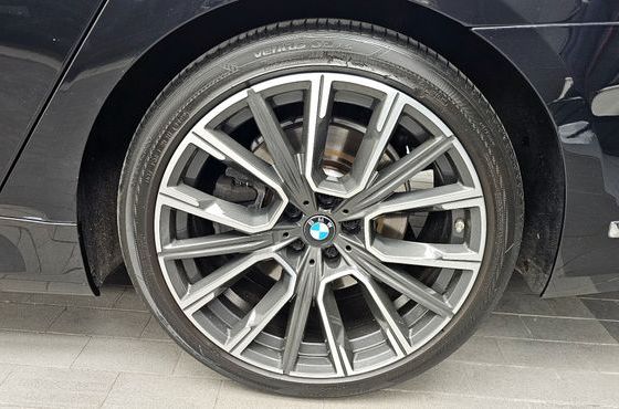 BMW 7-Series 730Ld xDrive M Sport — пробег 133 725 км — фото 5 из 5