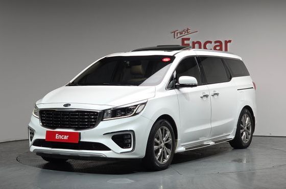 Kia Carnival Gasoline 7-Seater Limousine President — пробег 33 127 км — фото 1 из 5