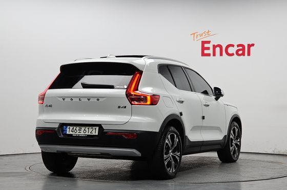 Volvo XC40 B4 Inscription — пробег 39 468 км — фото 2 из 5