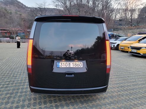 Hyundai Staria 4WD Lounge 9-Seater Inspiration — пробег 93 000 км — фото 3 из 5