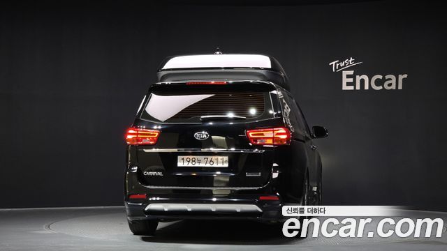 Kia Carnival из Кореи Encar