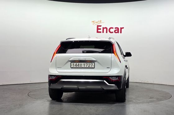 Kia Niro Signature — пробег 1 914 км — фото 4 из 5
