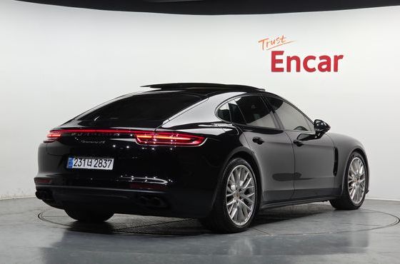 Porsche Panamera 3.0 AWD — пробег 97 531 км — фото 2 из 5