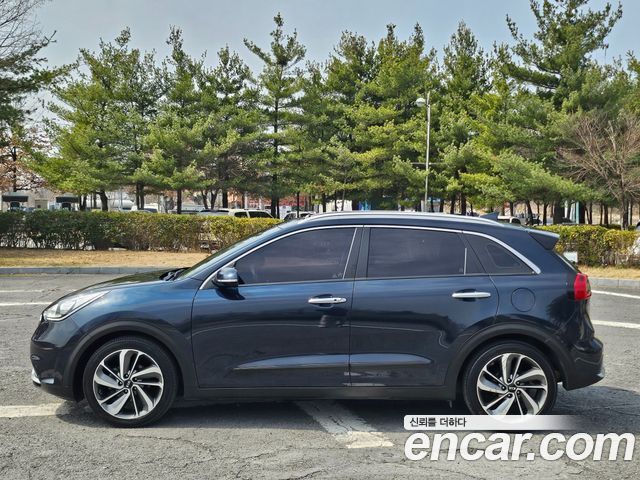 Kia Niro Noblesse — пробег 141 907 км — фото 2 из 5