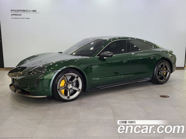 Porsche Taycan Turbo S — пробег 12 300 км — фото 1 из 5