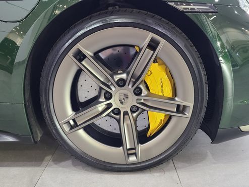 Porsche Taycan Turbo S — пробег 12 300 км — фото 5 из 5