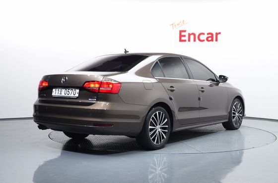 Volkswagen Jetta 2.0 TDI BlueMotion 6th — пробег 118 510 км — фото 2 из 5