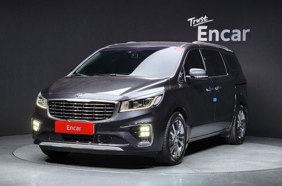 Kia Carnival 7-Seater Limousine VIP — пробег 77 916 км — фото 1 из 5