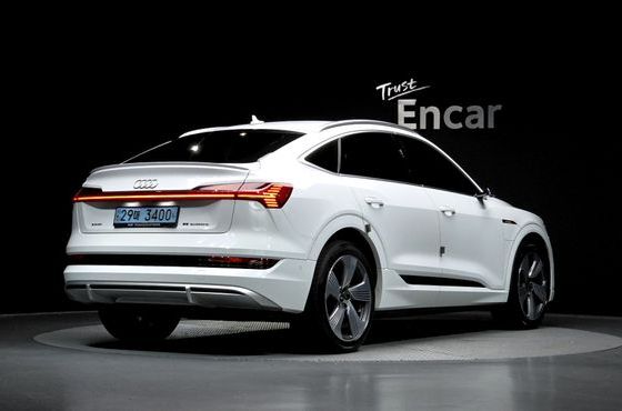 Audi e-tron 55 Quattro Sportback — пробег 94 182 км — фото 2 из 5