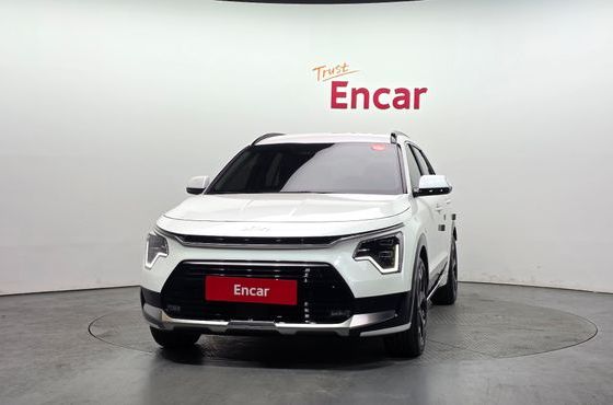 Kia Niro Signature — пробег 3 556 км — фото 3 из 5