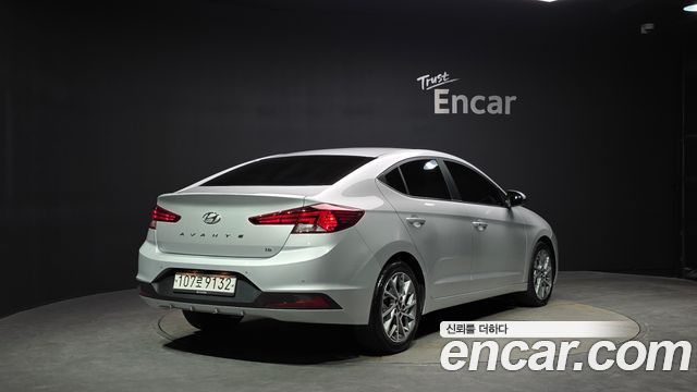 Hyundai AVANTE 1.6 Style — пробег 33 695 км — фото 2 из 5