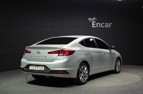 Hyundai AVANTE 1.6 Style — пробег 33 695 км — фото 2 из 5