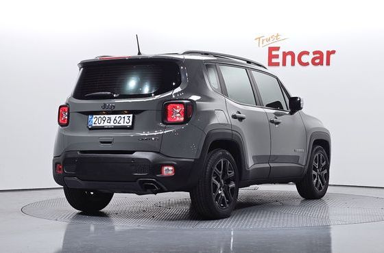 Jeep Renegade 1.3 Limited — пробег 27 574 км — фото 2 из 5