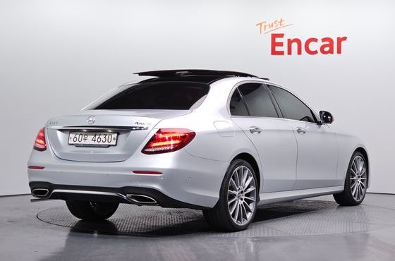 Mercedes-Benz E-Class E300 4MATIC AMG Line — пробег 69 087 км — фото 2 из 5
