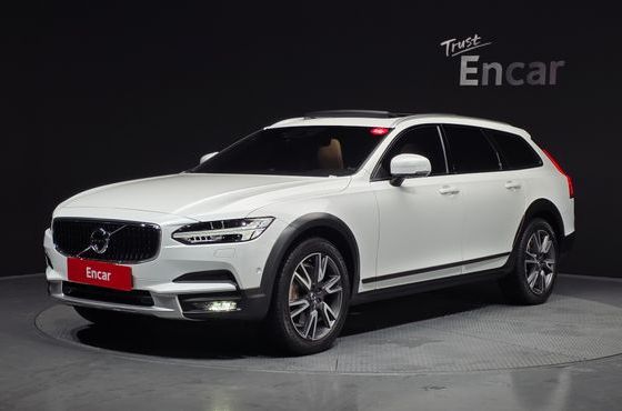 Volvo V90 T5 Pro AWD — пробег 72 444 км — фото 1 из 5