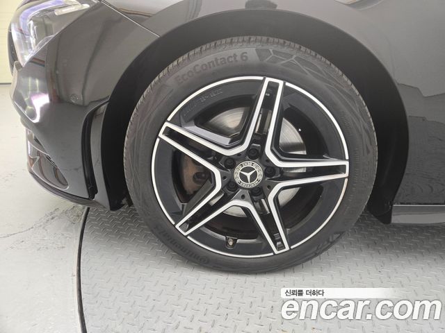 Mercedes-Benz CLA-Class CLA250 4MATIC — пробег 28 000 км — фото 5 из 5