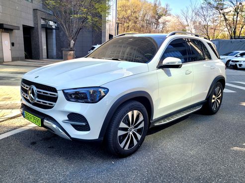 Mercedes-Benz GLE-Class GLE300d 4MATIC — пробег 300 км — фото 1 из 5