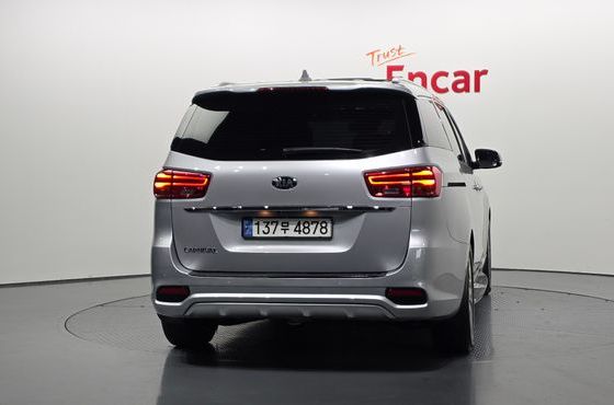 Kia Carnival Gasoline 9-Seater Noblesse Special — пробег 120 785 км — фото 4 из 5