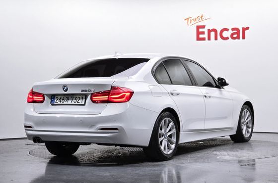 BMW 3-Series 320d — пробег 102 130 км — фото 2 из 5
