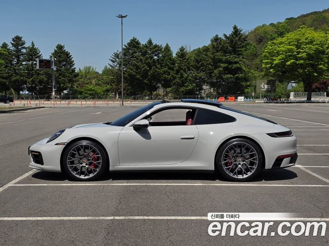 Porsche 911 Carrera 4S — пробег 7 500 км — фото 4 из 5