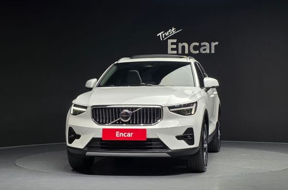 Volvo XC40 B4 Ultra Bright — пробег 24 021 км — фото 3 из 5