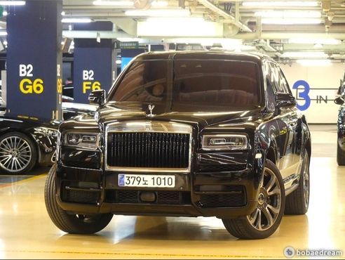 Rolls-Royce Cullinan 6.7 V12 — пробег 8 700 км — фото 1 из 5