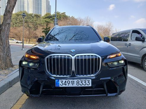 BMW X7 xDrive 40i M Sport 6STR — пробег 854 км — фото 1 из 5
