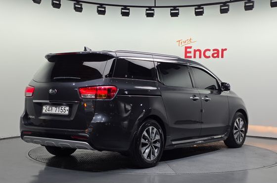 Kia Carnival 9-seater Luxury — пробег 118 872 км — фото 2 из 5