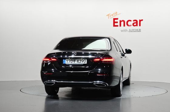 Mercedes-Benz E-Class E220d 4MATIC Exclusive — пробег 102 988 км — фото 4 из 5