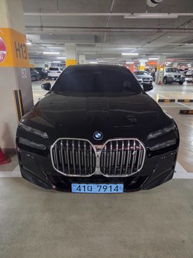 BMW i7 eDrive 50 M Sport — пробег 26 471 км — фото 1 из 5