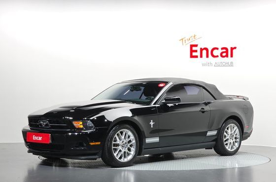 Ford Mustang Convertible — пробег 64 847 км — фото 1 из 5