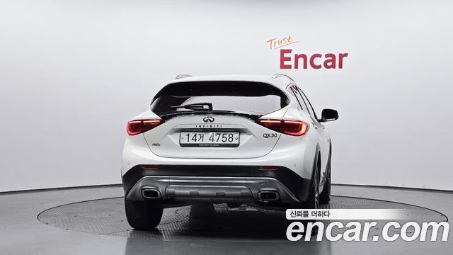 Infiniti QX30 из Кореи Encar