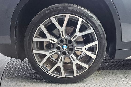 BMW X1 xDrive 20i xLine — пробег 72 447 км — фото 5 из 5