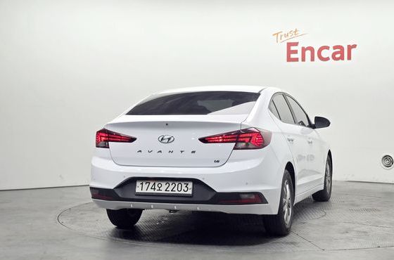 Hyundai AVANTE 1.6 Style — пробег 121 212 км — фото 4 из 5