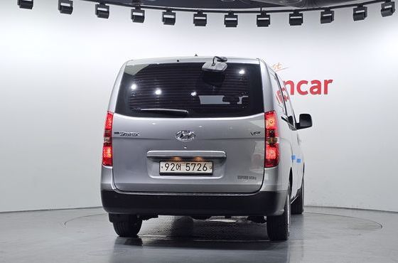 Hyundai Starex Van 5-Seater Style — пробег 52 277 км — фото 4 из 5