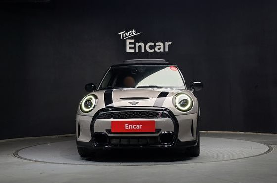 Mini Cooper 5Door Classic Launch Pack Third Generation — пробег 23 584 км — фото 3 из 5