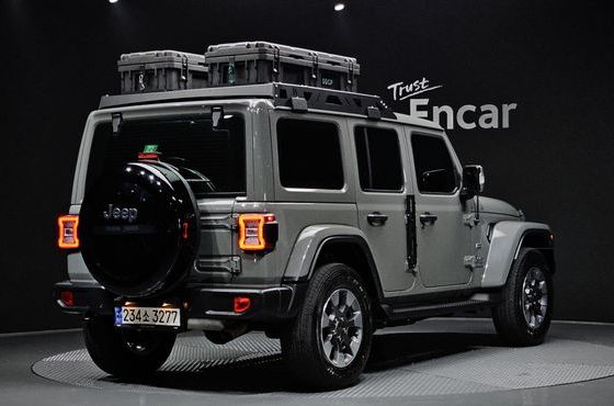 Jeep Wrangler 2.0 Overland Power Top 4Door — пробег 31 756 км — фото 2 из 5